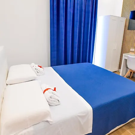 Luxury 2 * Nápoles
