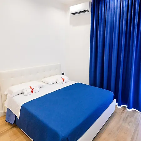 Luxury 2 * Nápoles